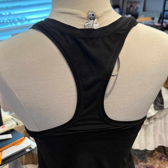Vuori Black Women's Tank Top - Picture 5 of 5